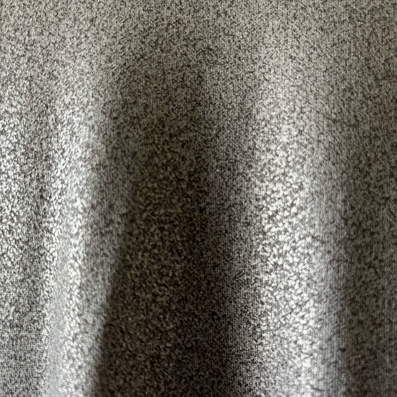 Lululemon Emerald Long Sleeve
Luminosity Foil Print Heathered Metal Grey - Picture 7 of 8